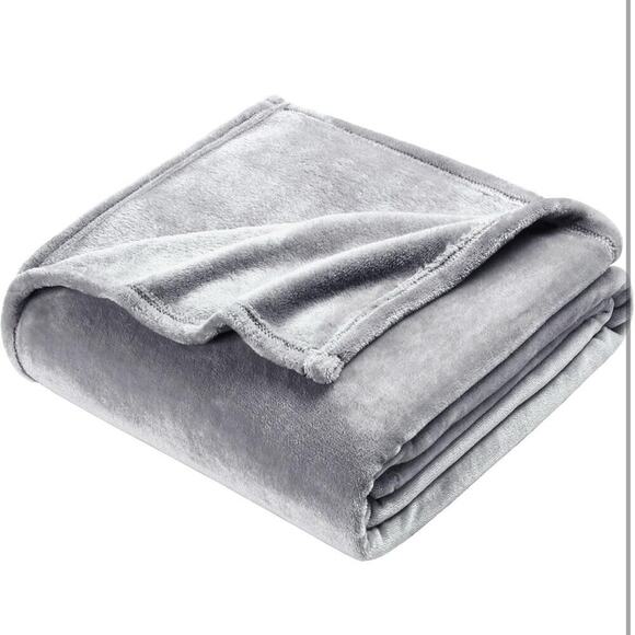 NWT Soft Cozy Plush Fleece Throw Blanket 50" x 60", Solid Shag Minky Lightweight - Picture 2 of 9